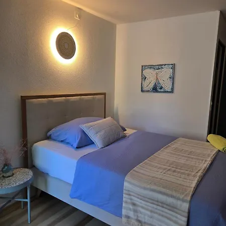 Separate With Private Bathroom, Max 2 People برن
