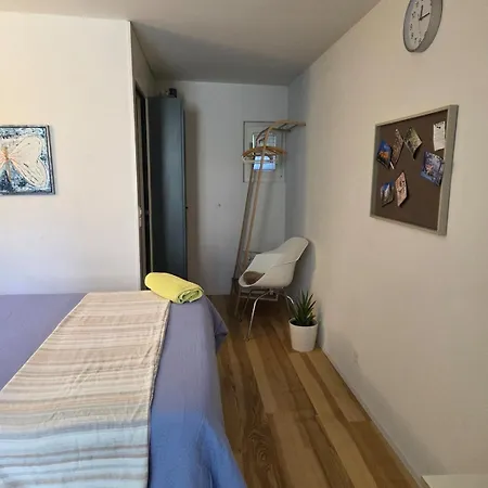 Separate With Private Bathroom, Max 2 People برن